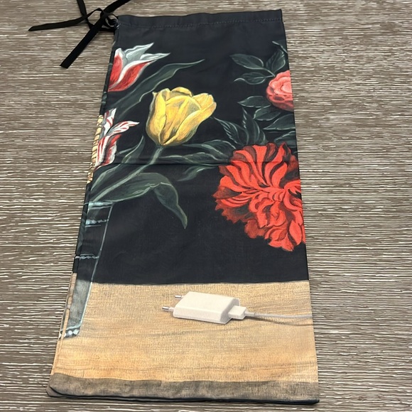 Gucci Dust Bags - Picture 2 of 5